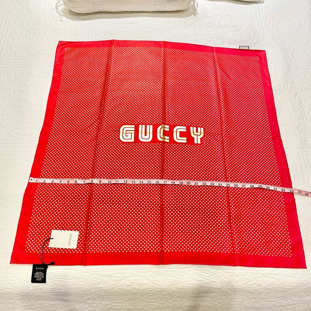 Authentic Gucci Red Gold Star Print with  Guccy logo scarf. - Picture 3 of 10